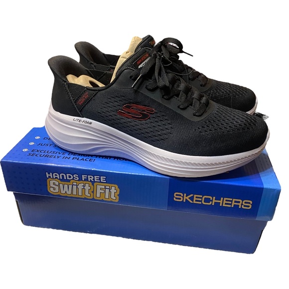 SKECHERS Mens 9.5 Verse Athletic Shoes SWIFT FIT Hands Free Slip On Sneakers NEW - Picture 1 of 13